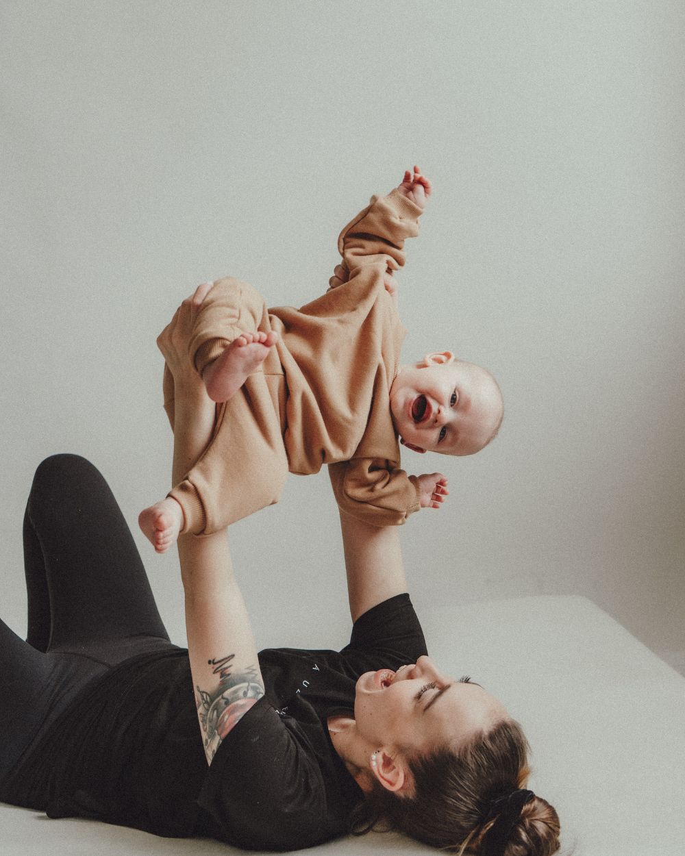 Personalized tracksuit Basic - Caramel