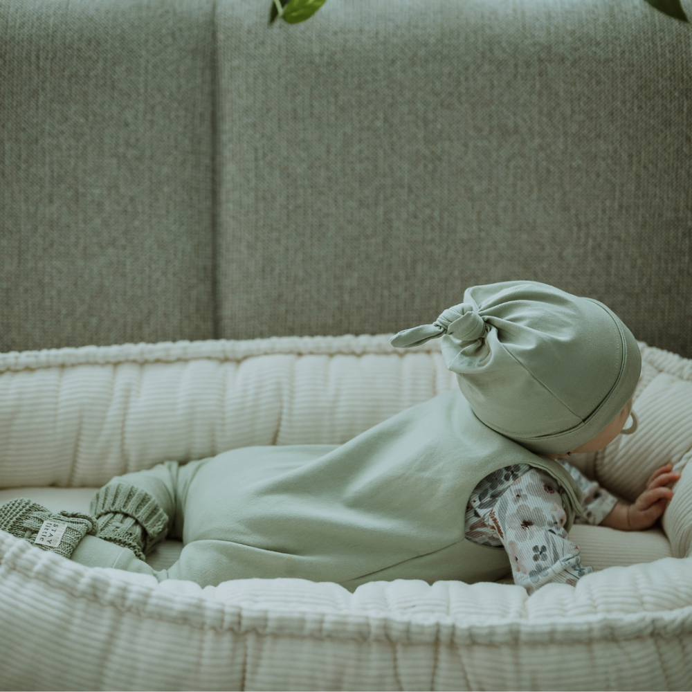 Baby hat with knot - Pistachio